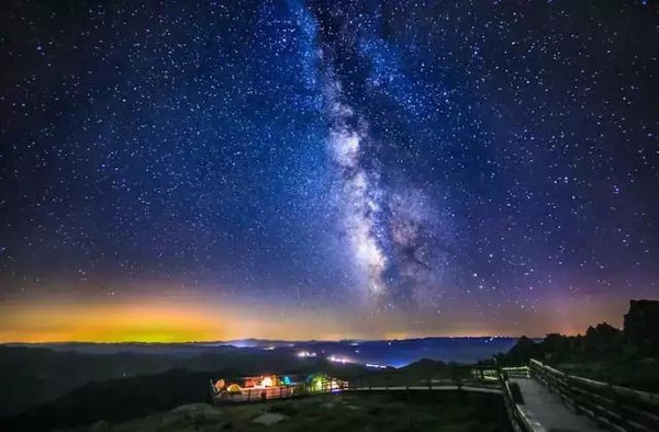 冰山梁露营｜日出日落-浩瀚星辰-露营圣地冰山梁扎营腐败休闲活动